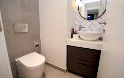 Small Bathroom Design Tips: Optimizing Space